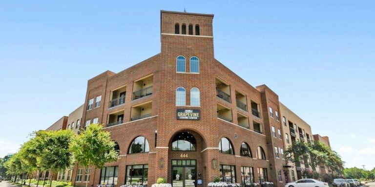 AMLI Grapevine apartments exterior, Grapevine