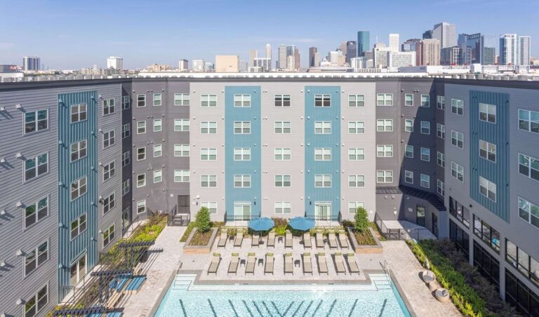 Broadstone EaDo apartments exterior, Houston