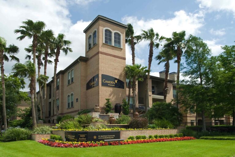 Camden Greenway apartments exterior, Houston