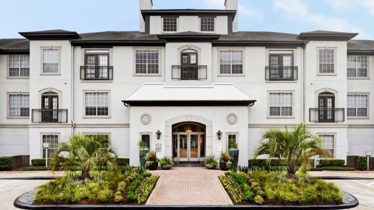 Hadley Midtown apartments exterior, Houston