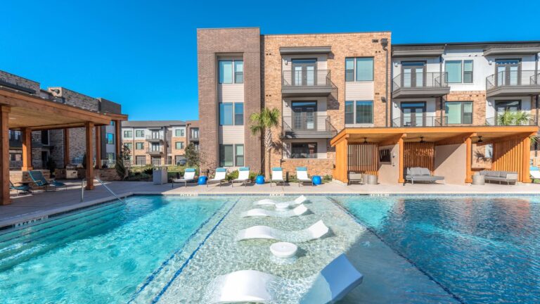 Soneto On Western apartments pool and building exterior, Houston